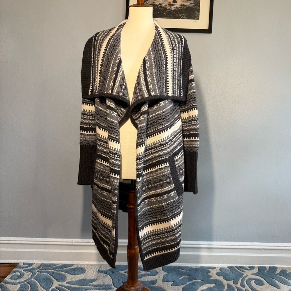 Neiman Marcus Cashmere Cardigan - Picture 1 of 6